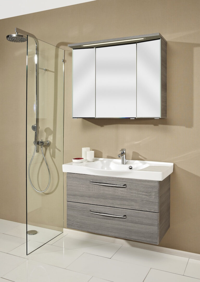 Badschrank mit Waschbecken und Spiegelschrank in Grau