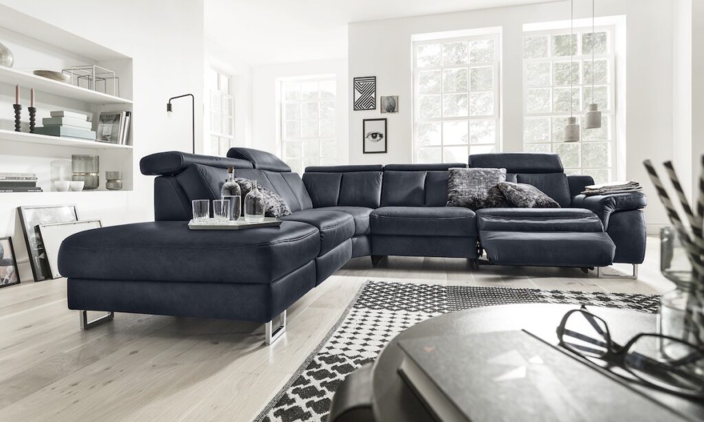 Dunkelgraue Couch in Lederoptik
