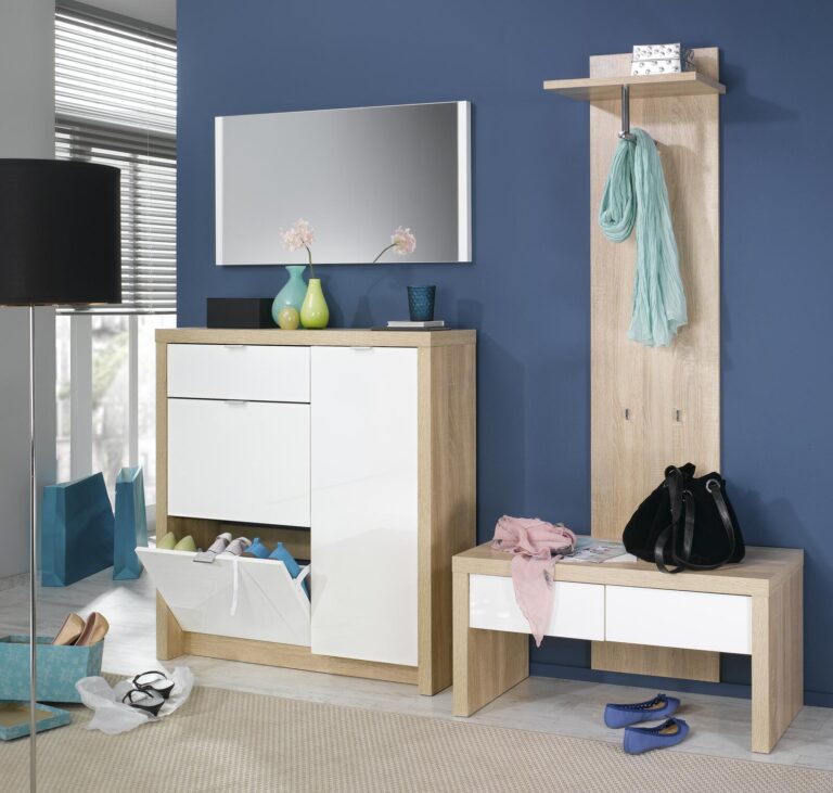 Modernes Flurmöbel-Set: Schuhschrank, Bank mit Stauraum und Garderobe.
