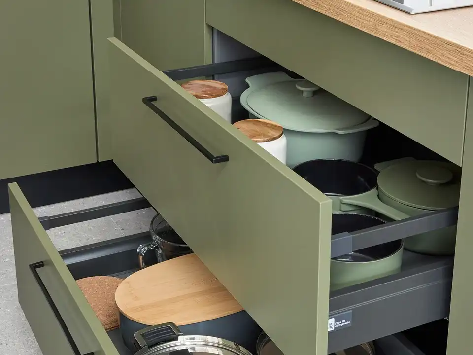 Interliving-Kueche-Auszuege