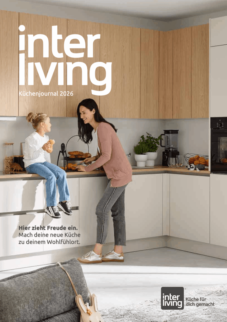 Interliving Küchenjournal 2026: Mutter und Kind in moderner Küche