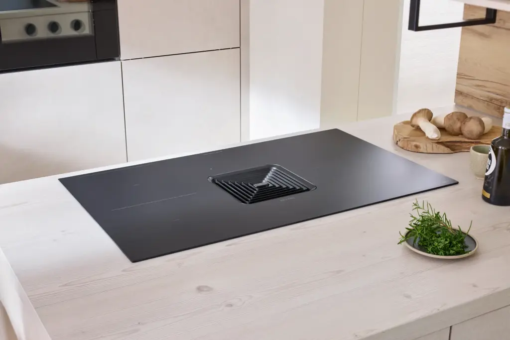 berbel Kochfeldabzug Downline Advance mit matter schwarzer Glaskeramik